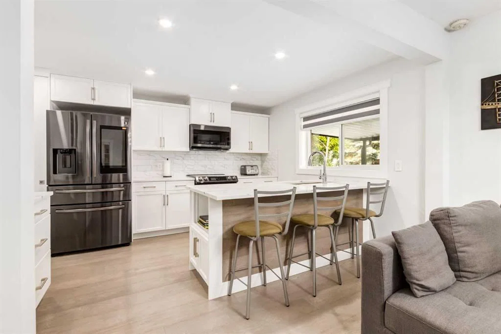 23 Sussex Crescent SW, Calgary — main listing photo