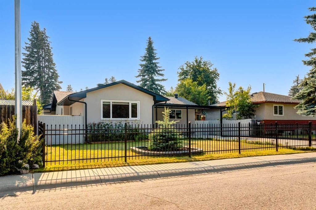 23 Sussex Crescent SW, Calgary — photo 2 of 49