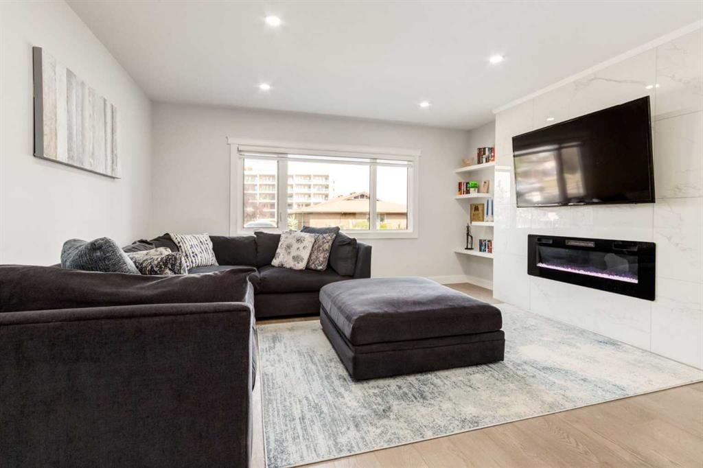 23 Sussex Crescent SW, Calgary — photo 4 of 49