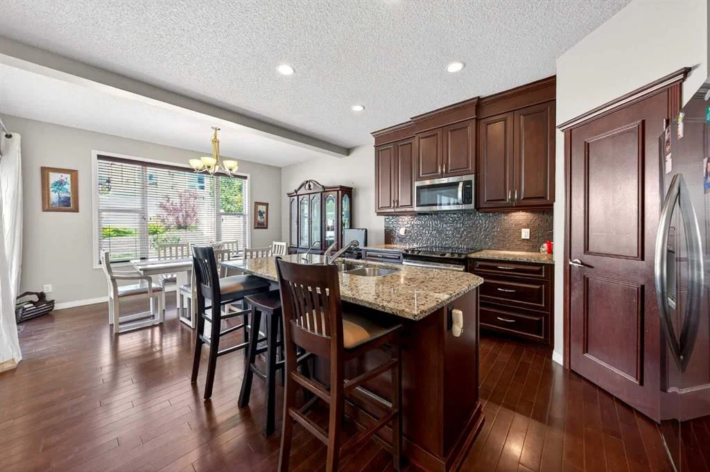 27 Panatella Row NW, Calgary — photo 4 of 46