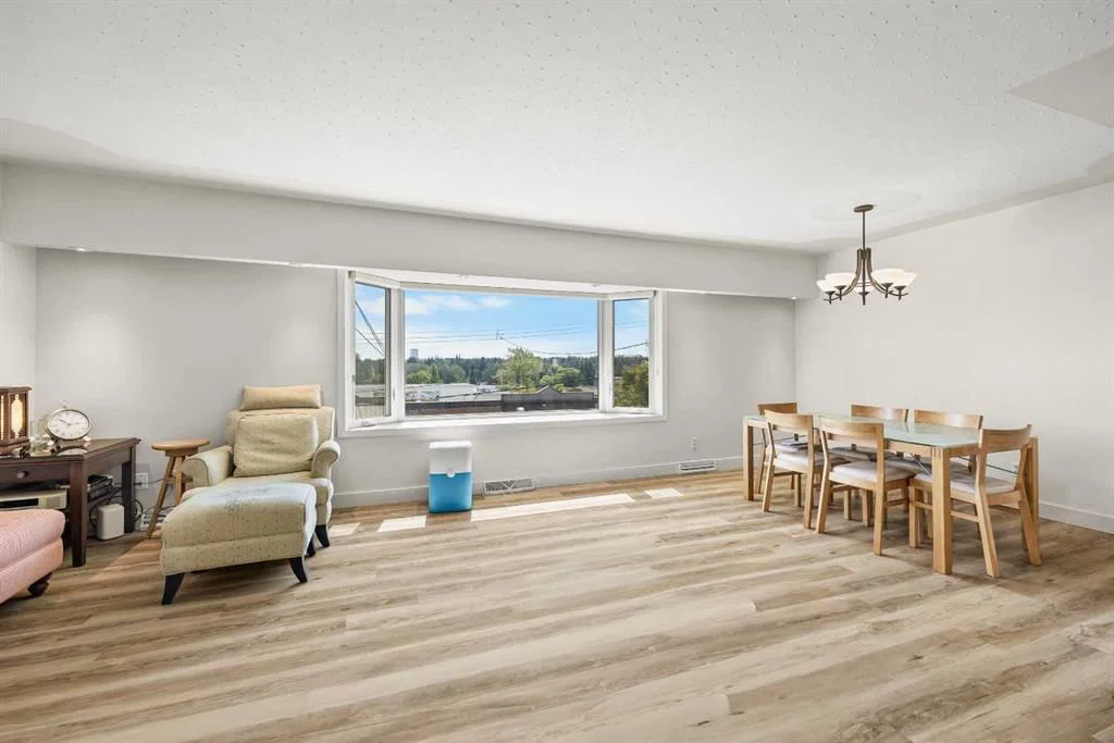 35 Collingwood Place NW, Calgary — photo 5 of 43