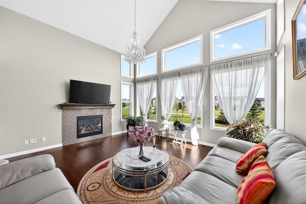 86 Nolanshire Crescent NW, Calgary — photo 4 of 41
