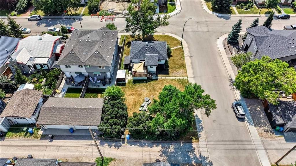 440 53 Avenue SW, Calgary — main listing photo