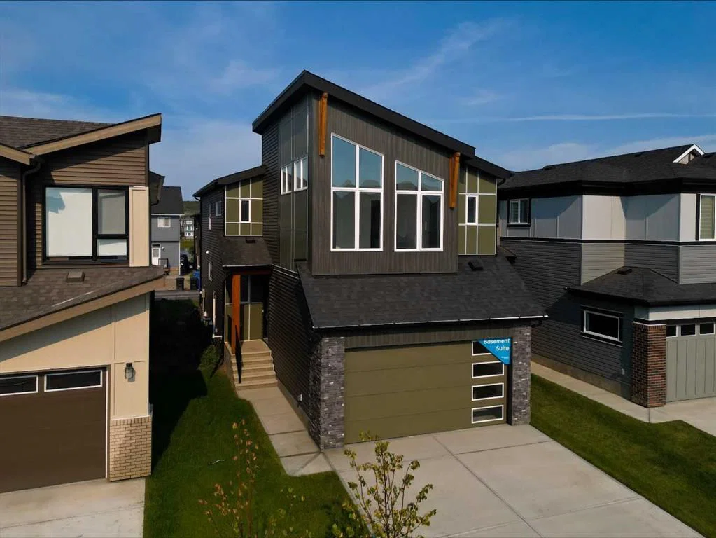 168 Creekstone Circle SW, Calgary — photo 2 of 50