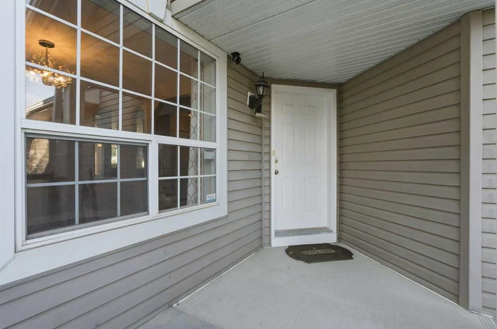 541 Citadel Meadow Bay NW, Calgary — photo 3 of 49