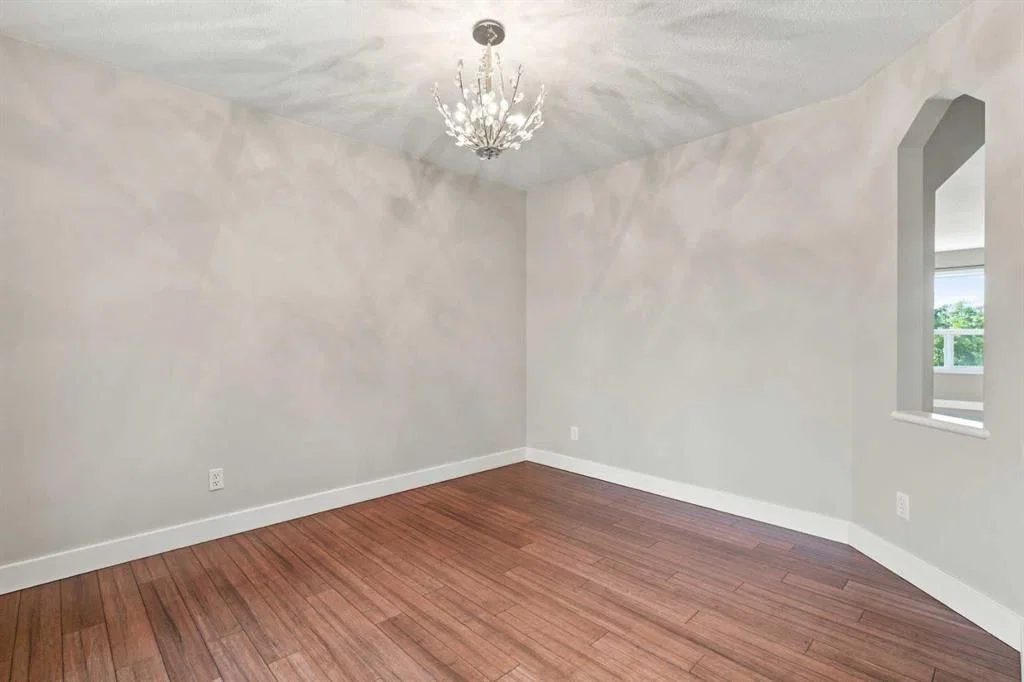 541 Citadel Meadow Bay NW, Calgary — photo 5 of 49