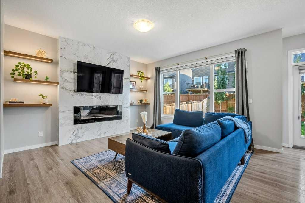 114 Crestbrook Way SW, Calgary — photo 3 of 50