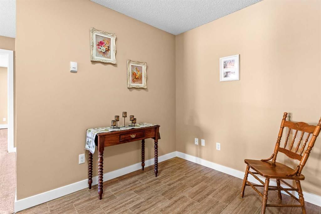 7202, 403 Mackenzie Way SW, Airdrie — photo 4 of 26