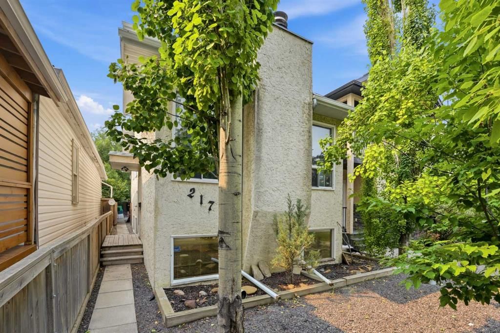 217 23 Avenue NE, Calgary — main listing photo