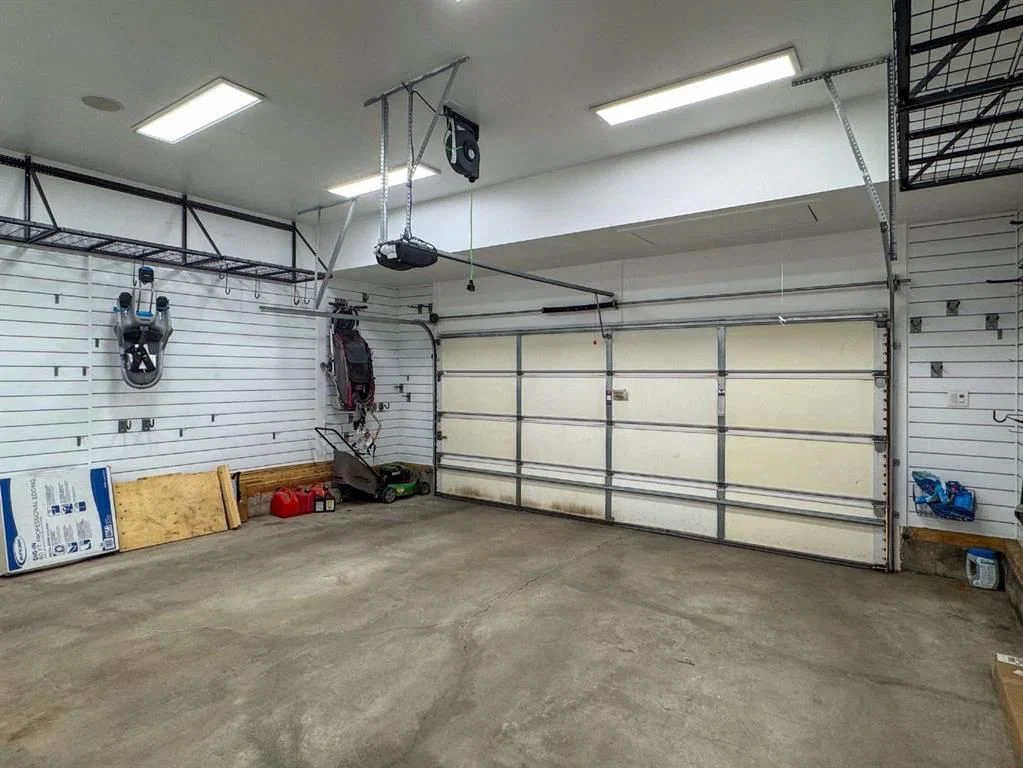 54 Royal Ridge Mount NW, Calgary — photo 3 of 50