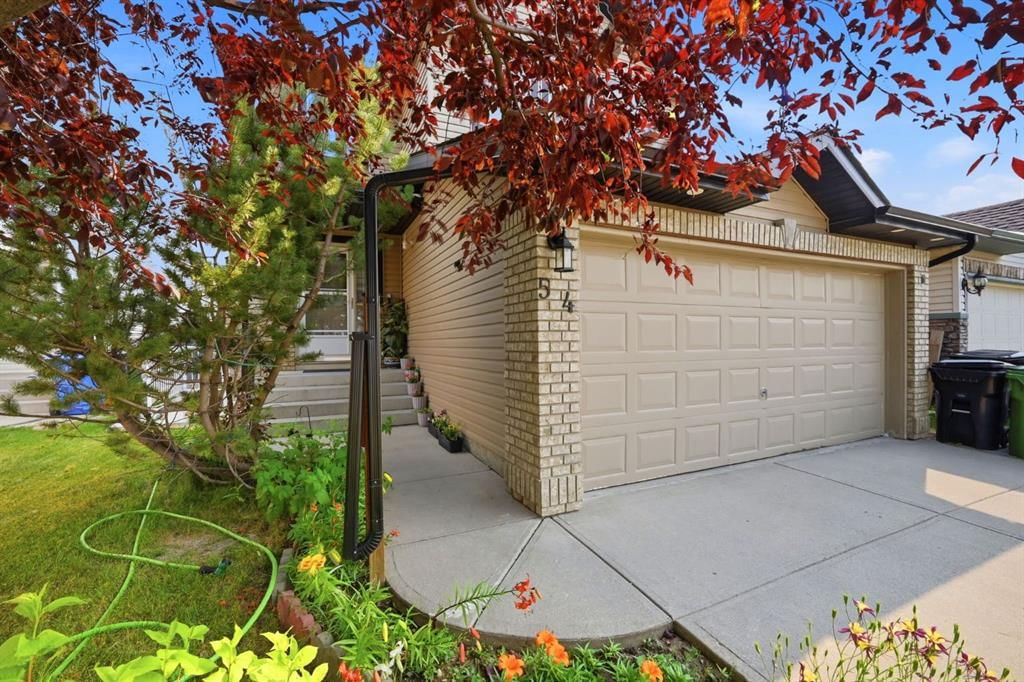 54 Saddlecreek Crescent NE, Calgary — photo 2 of 45