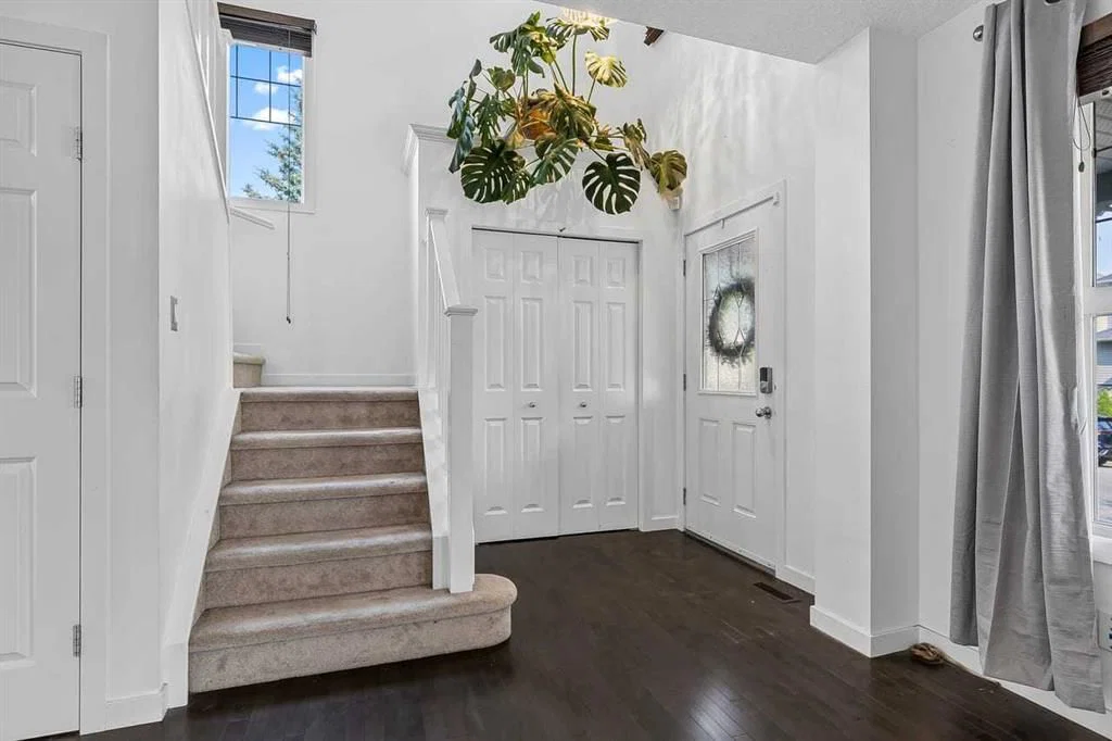 813 Prestwick Circle SE, Calgary — photo 3 of 50