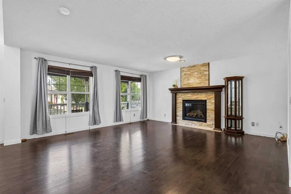 813 Prestwick Circle SE, Calgary — photo 4 of 50