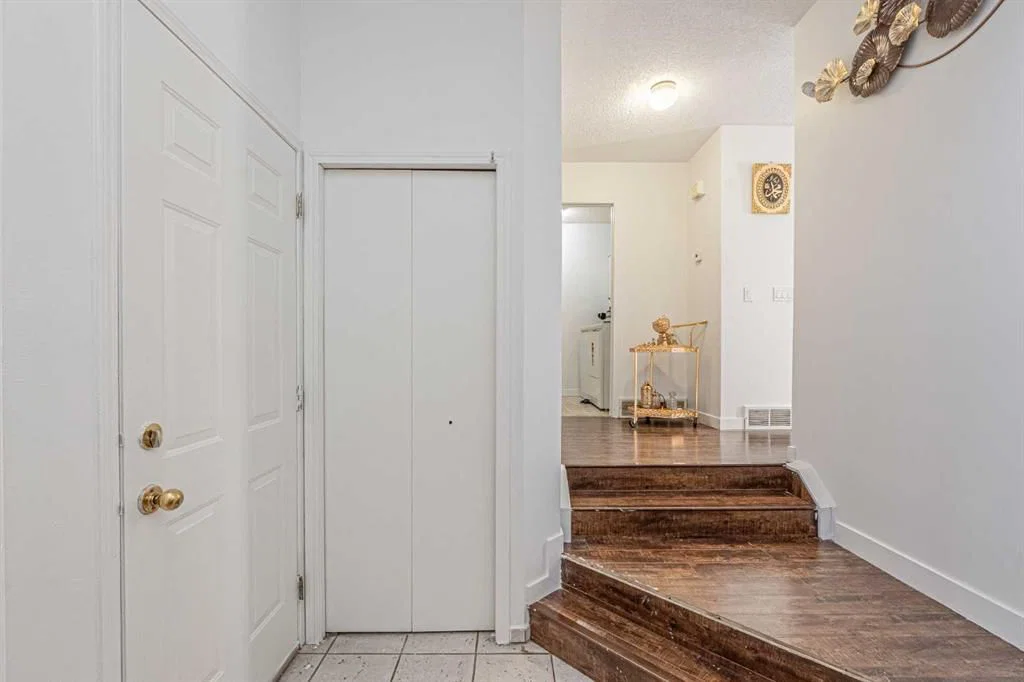 35 Martin Crossing Park NE, Calgary — photo 4 of 36