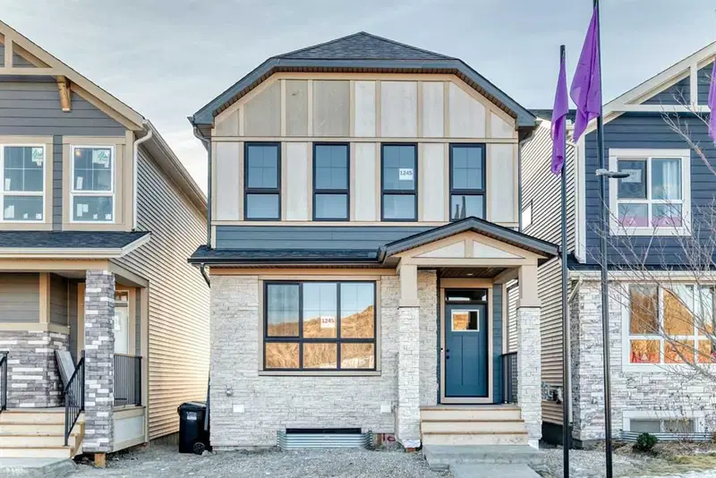 1245 Creekview Drive SW, Calgary — main listing photo