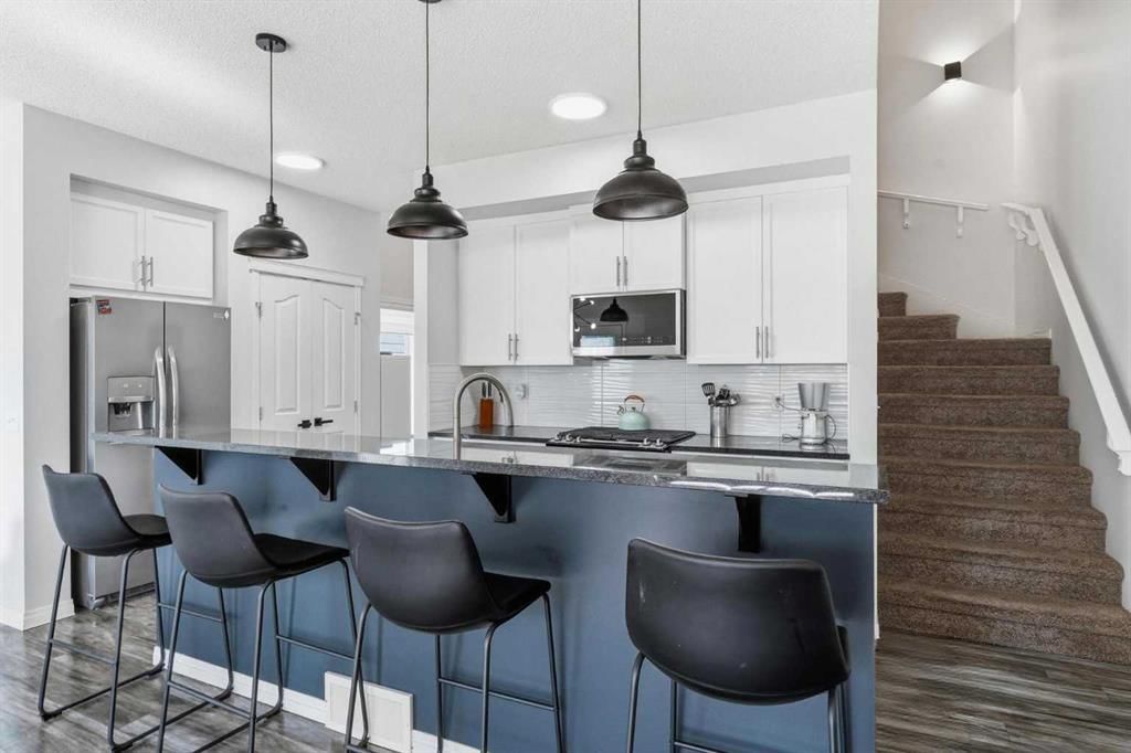 17 Mahogany Terrace SE, Calgary — photo 2 of 36