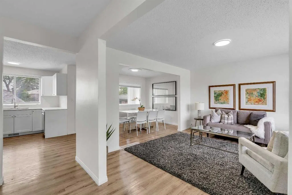 27 Dovercrest Way SE, Calgary — photo 3 of 37