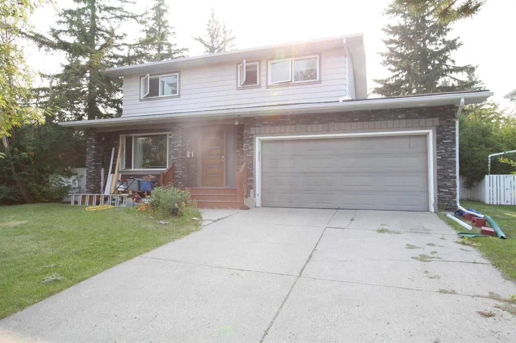 7331 Keewatin Street SW, Calgary — main listing photo