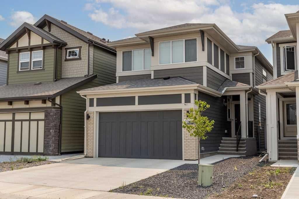338 Magnolia Way SE, Calgary — main listing photo