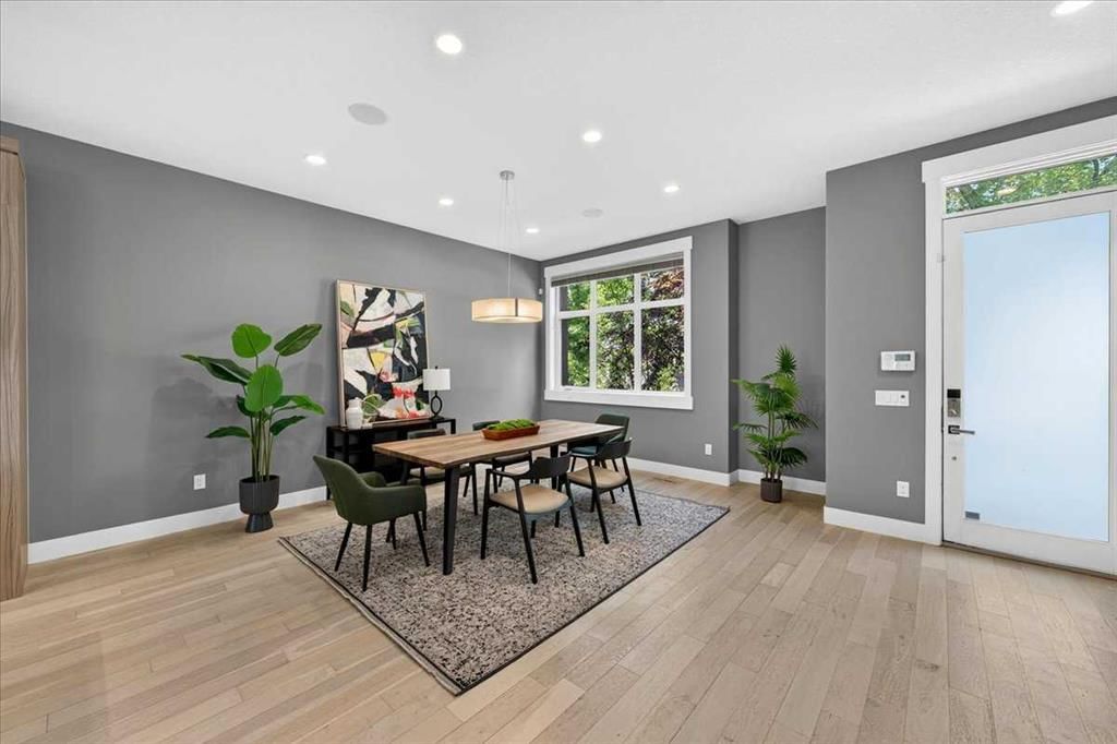 217 32 Avenue NW, Calgary — photo 3 of 50