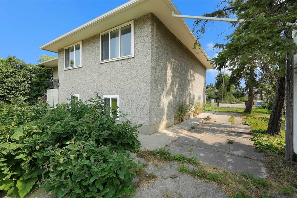 1506 36 Street SE, Calgary — photo 2 of 37