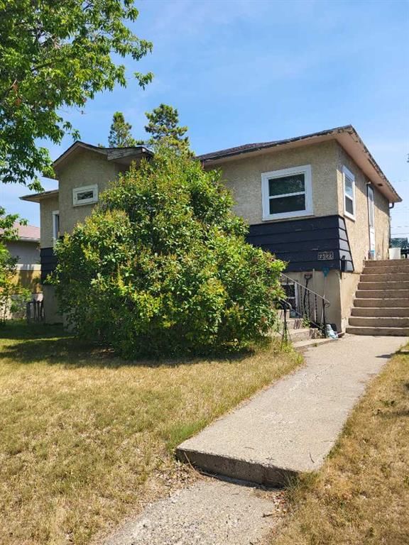 2522 17 Street SE, Calgary — photo 2 of 13