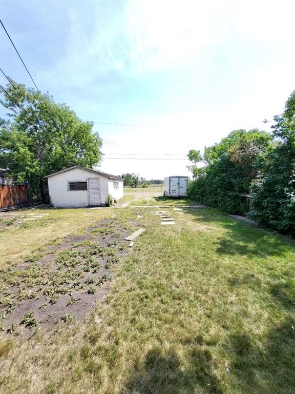 2522 17 Street SE, Calgary — photo 3 of 13