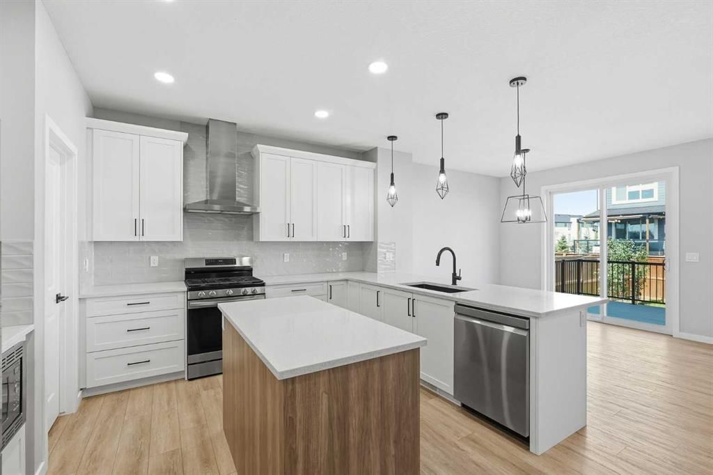 118 Magnolia Terrace SE, Calgary — photo 3 of 47