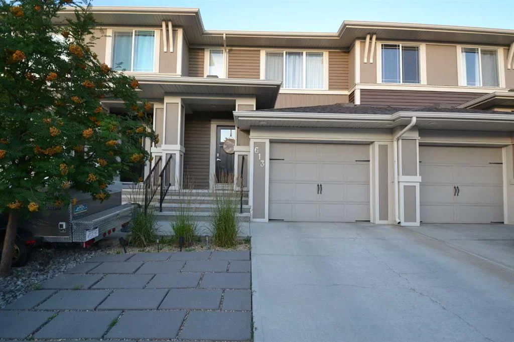 613 Hillcrest Road SW, Airdrie — photo 3 of 39