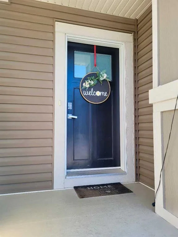 613 Hillcrest Road SW, Airdrie — photo 5 of 39