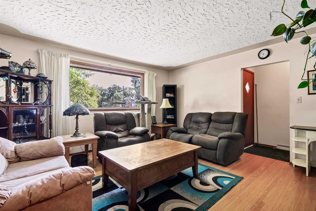 3803 4 Avenue SW, Calgary — photo 3 of 34