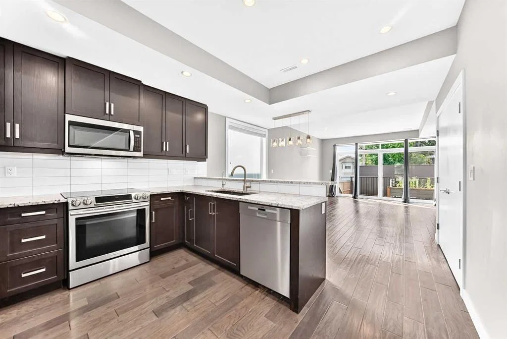 1317 20 Avenue NW, Calgary — photo 4 of 50