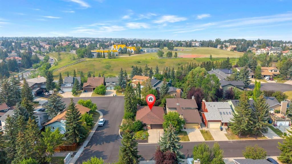 80 Edforth Way NW, Calgary — photo 2 of 38