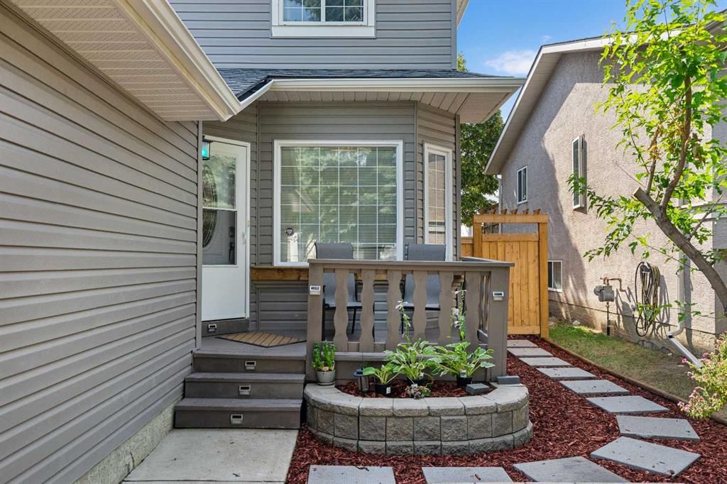 232 Harvest Glen Place NE, Calgary — photo 3 of 37