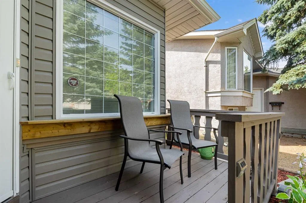 232 Harvest Glen Place NE, Calgary — photo 4 of 37
