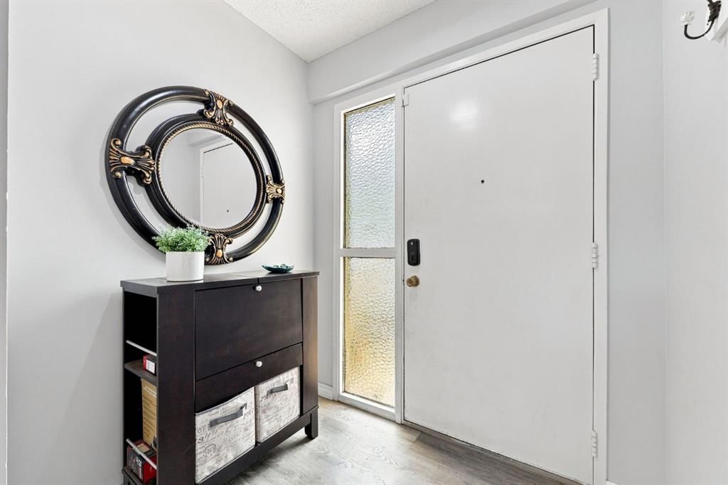 20, 8533 Silver Springs Road NW, Calgary — photo 3 of 43