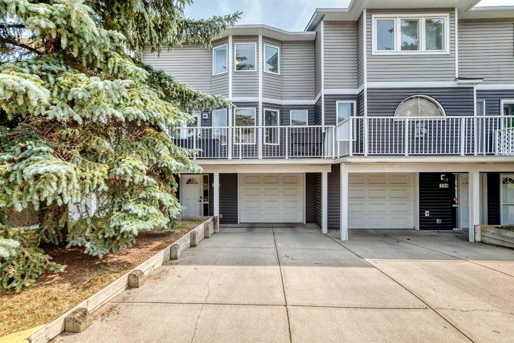 357 Regal Park NE, Calgary — photo 5 of 38