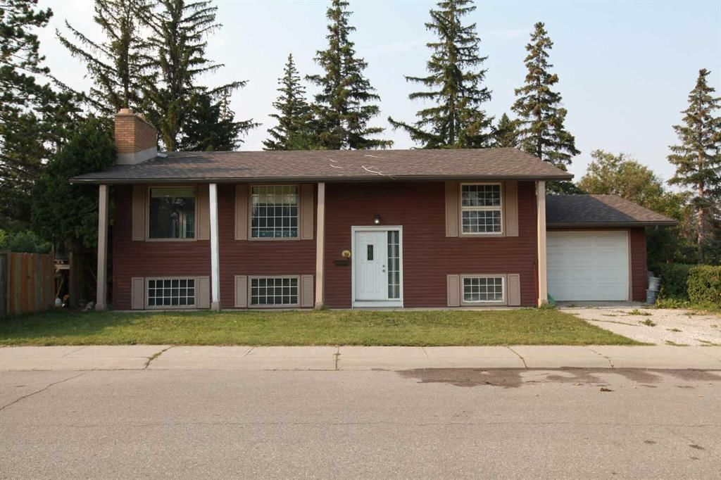 904 73 Avenue SW, Calgary — main listing photo
