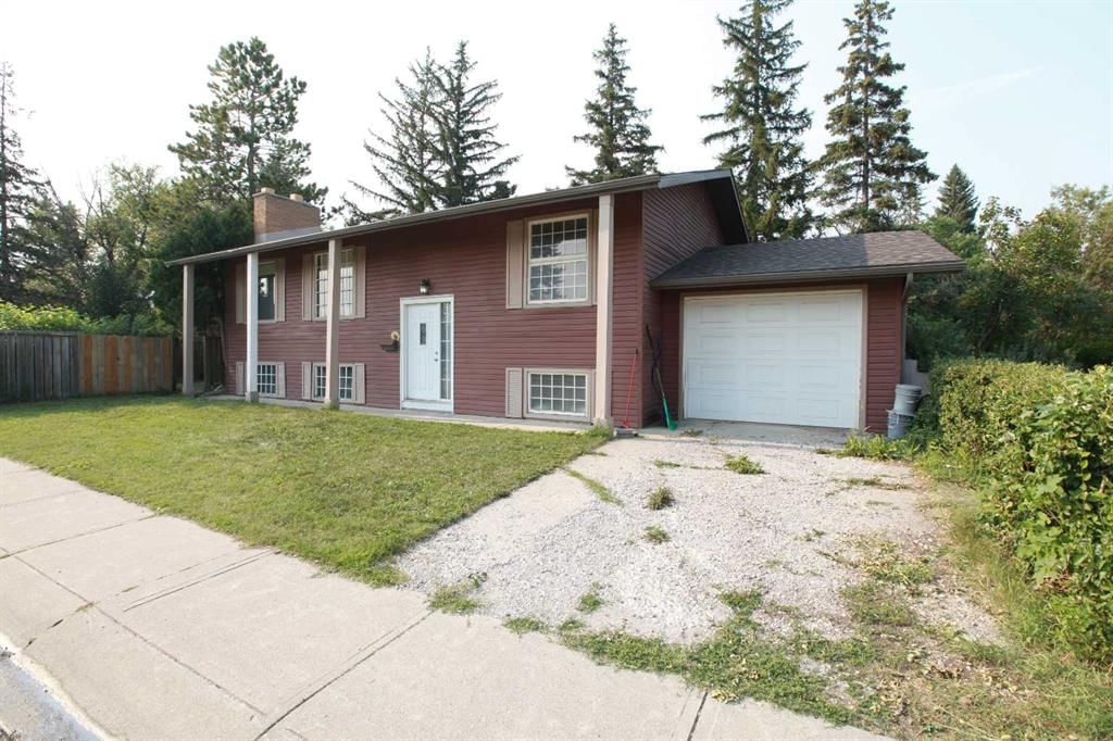 904 73 Avenue SW, Calgary — photo 3 of 14