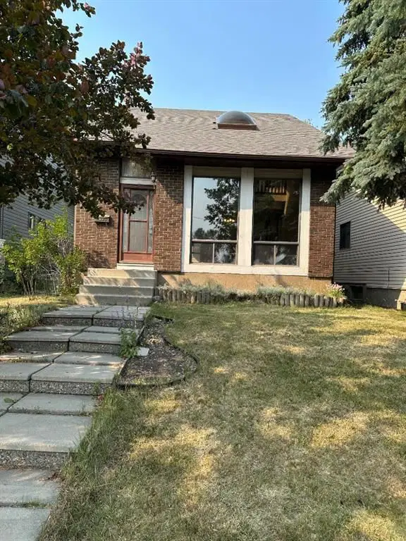 7826 Ranchview Drive NW, Calgary — main listing photo
