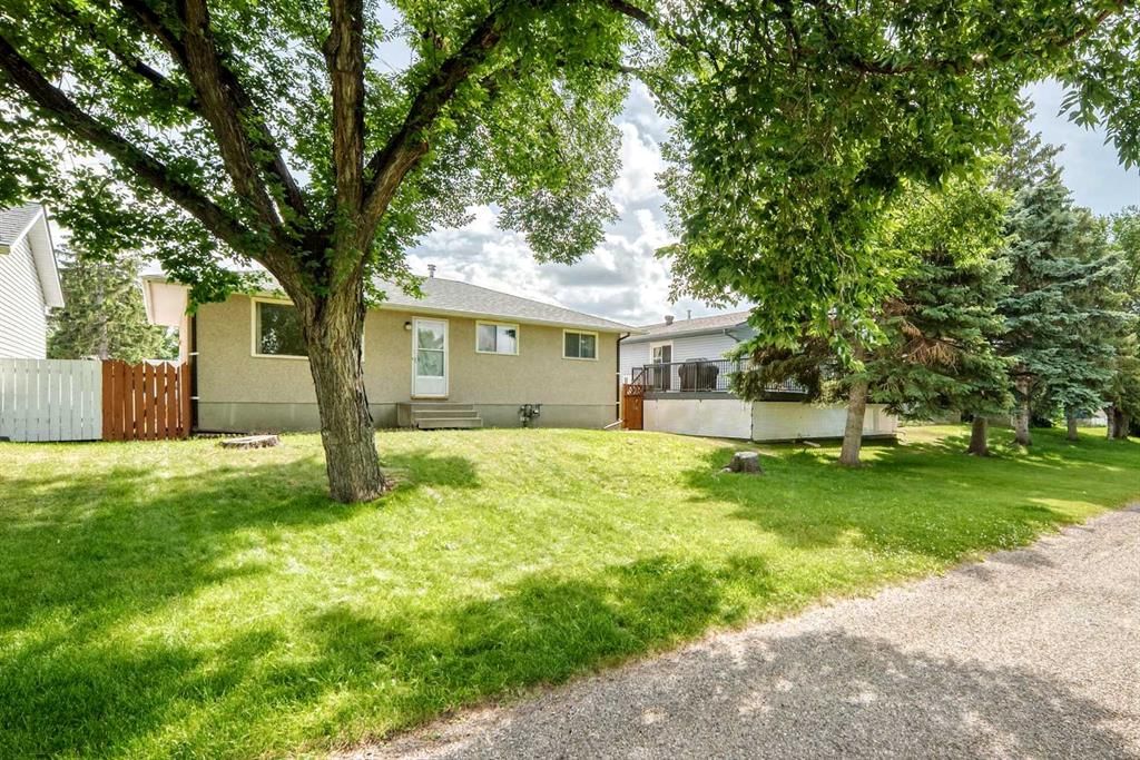3238 32A Avenue SE, Calgary — photo 3 of 39