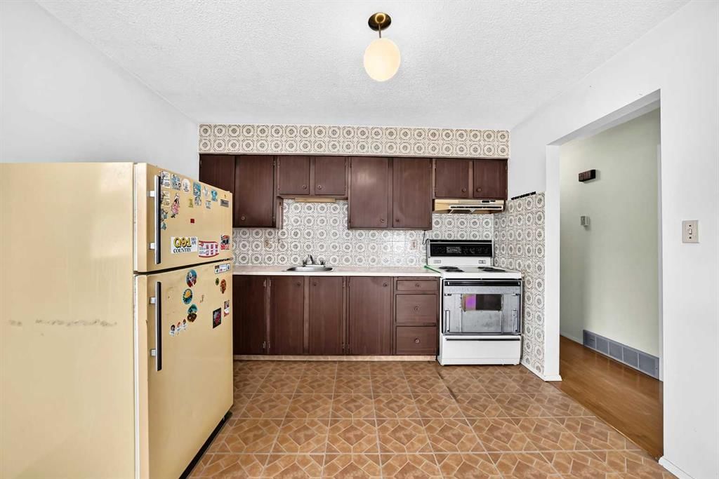 3238 32A Avenue SE, Calgary — photo 5 of 39