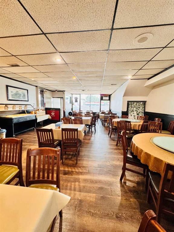 122 16 Avenue NE, Calgary — main listing photo