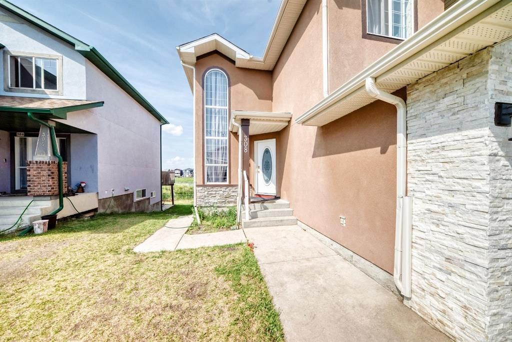 308 Taracove Estate Drive NE, Calgary — photo 2 of 39