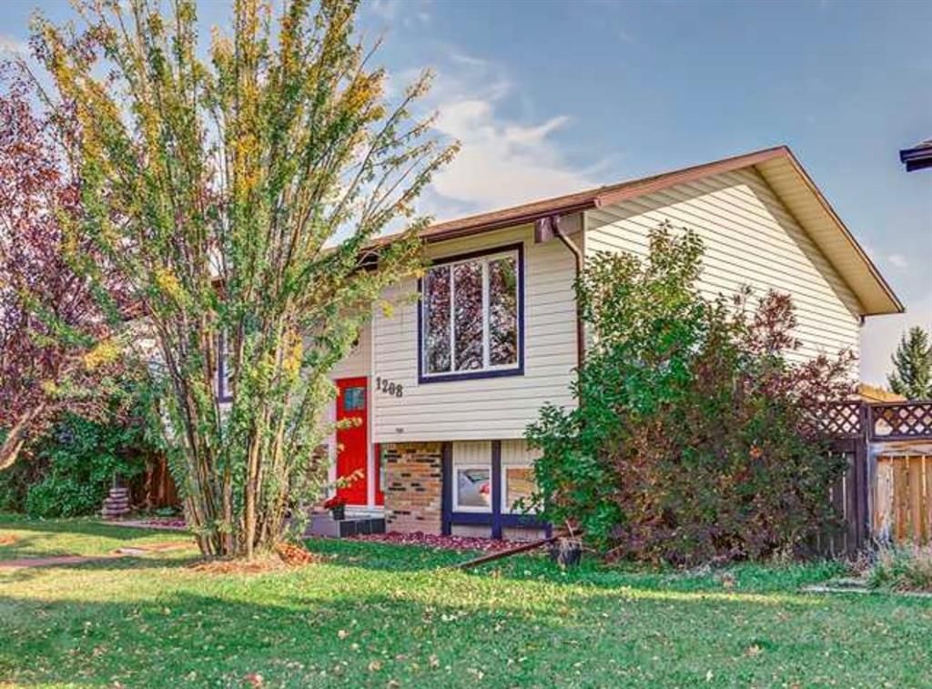 1208 Ranchlands Boulevard NW, Calgary — main listing photo