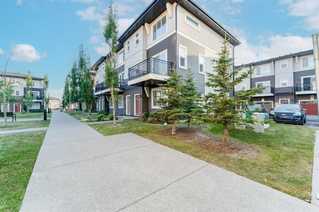 402, 72 Cornerstone Manor NE, Calgary — photo 2 of 34