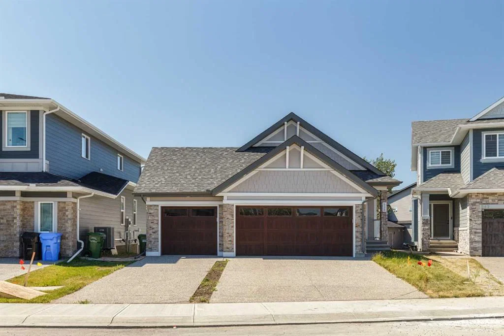 528 Legacy Woods Circle SE, Calgary — main listing photo