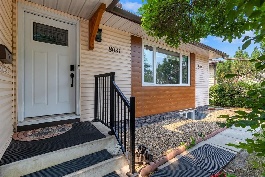 8031 Huntwick Hill NE, Calgary — photo 3 of 44