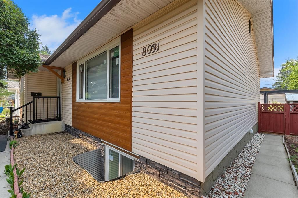 8031 Huntwick Hill NE, Calgary — photo 4 of 44