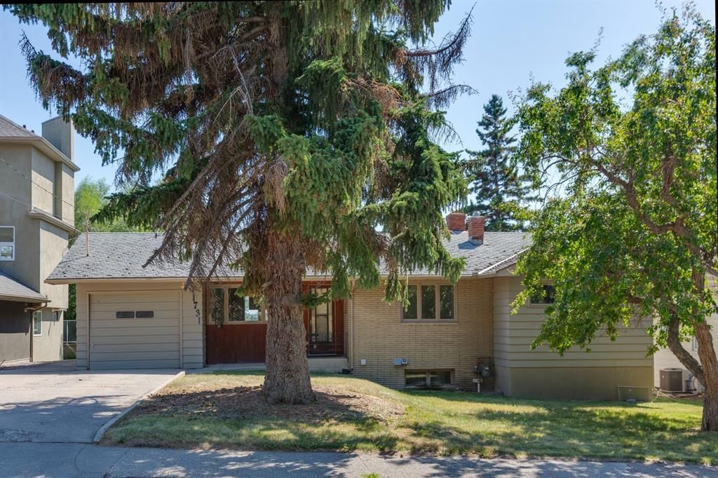 1731 12 Avenue NW, Calgary — main listing photo
